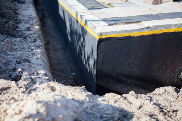 Flood containment and hydraulic sealing in Deputy, IN